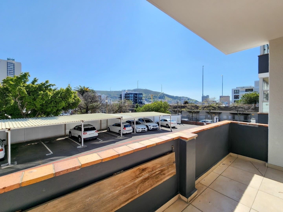 2 Bedroom Property for Sale in Vredehoek Western Cape